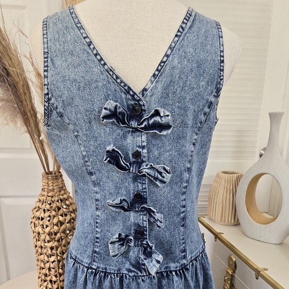 ADORABLE BOW DRESS, LIGHT WASH DENIM 💙 - Picture 9 of 16